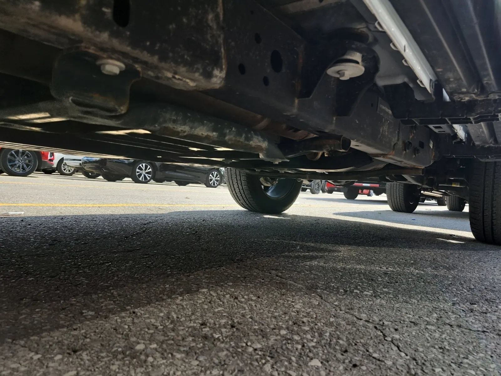 Undercarriage - Passenger Photo