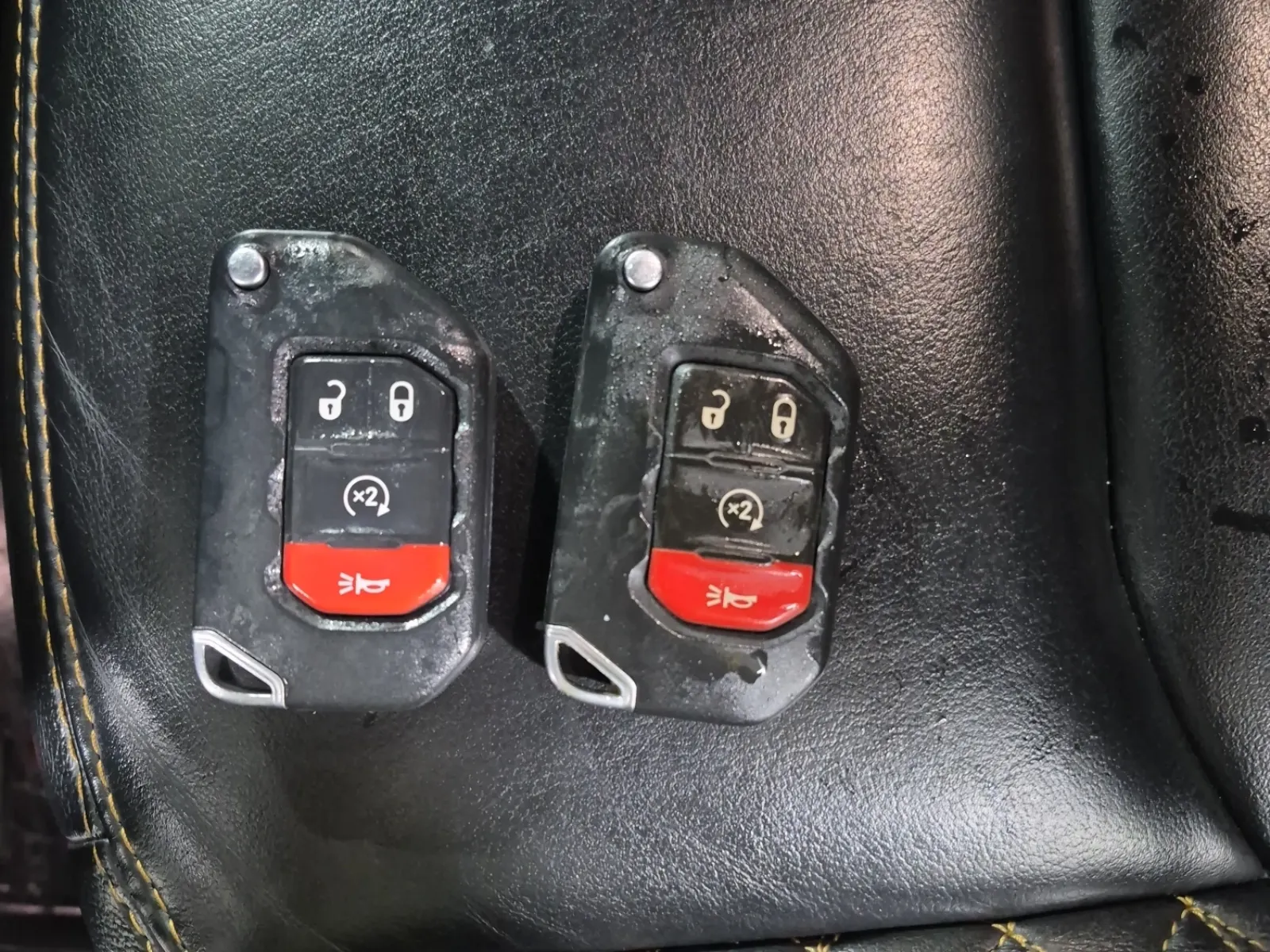 Keys/Fobs/Manual Photo