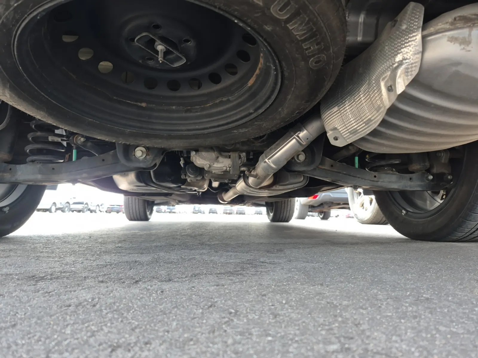 Undercarriage - Rear Photo