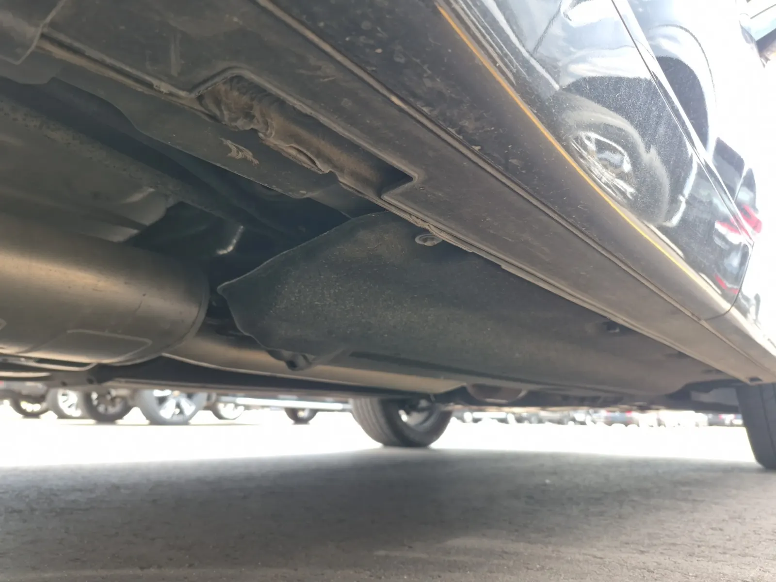 Undercarriage - Passenger Photo