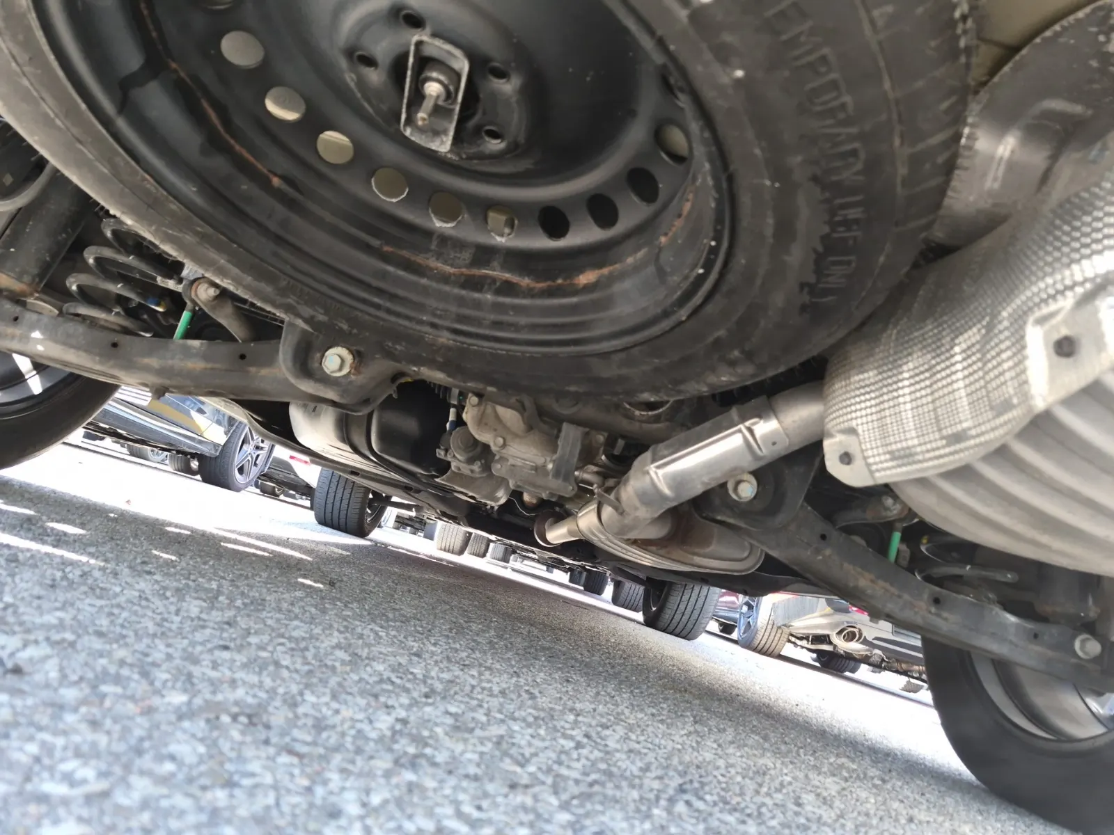 Undercarriage - Rear Photo