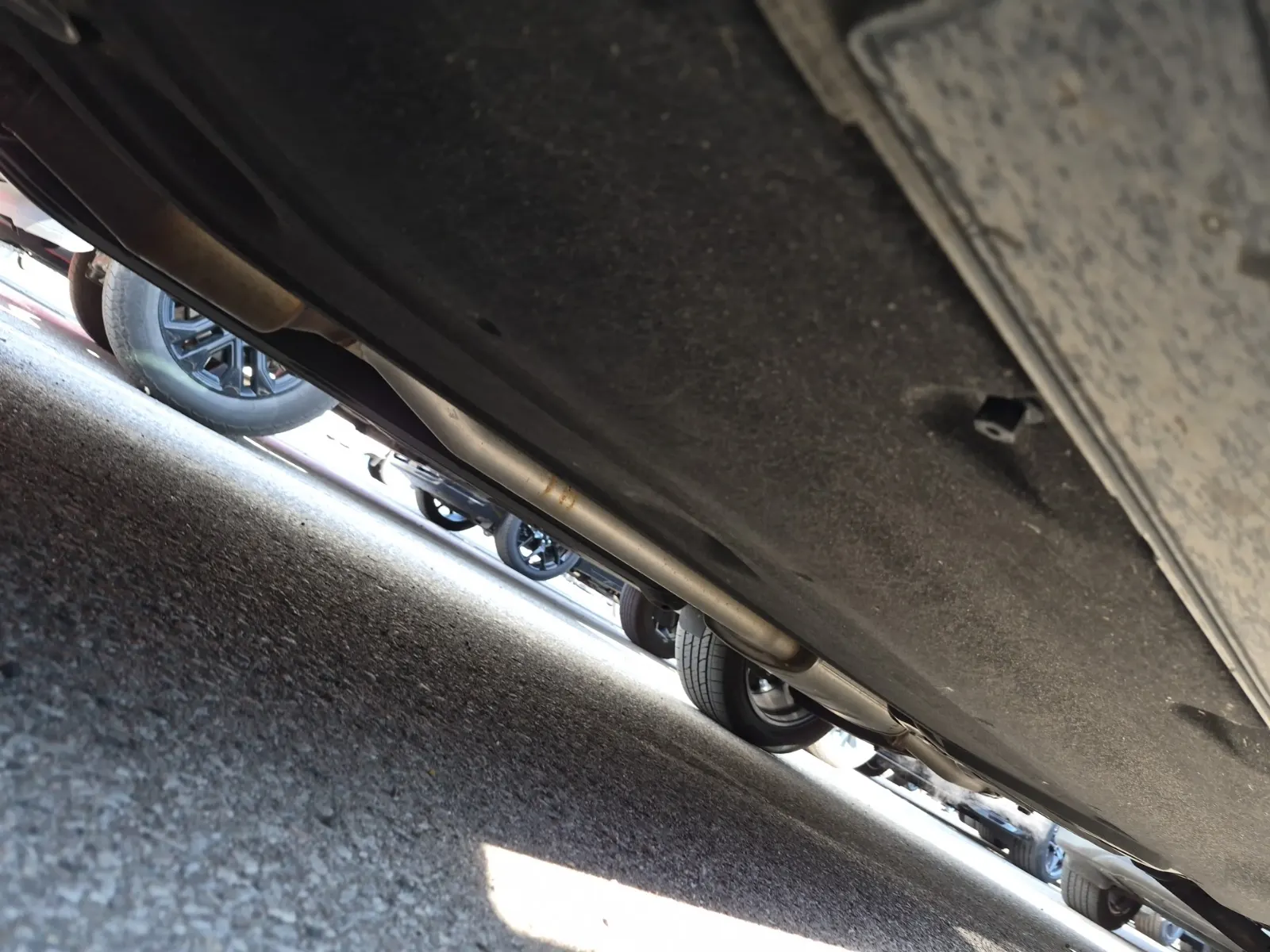Undercarriage - Driver Photo