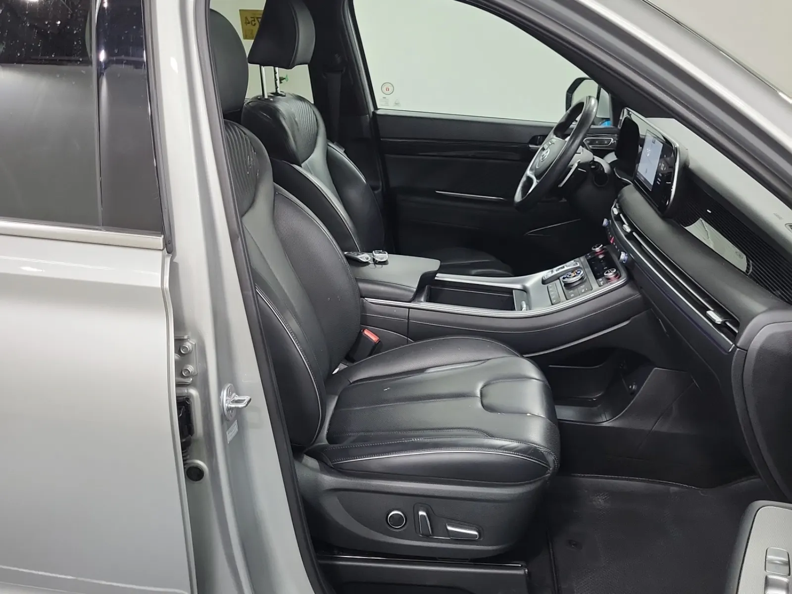 Right Side Interior Photo