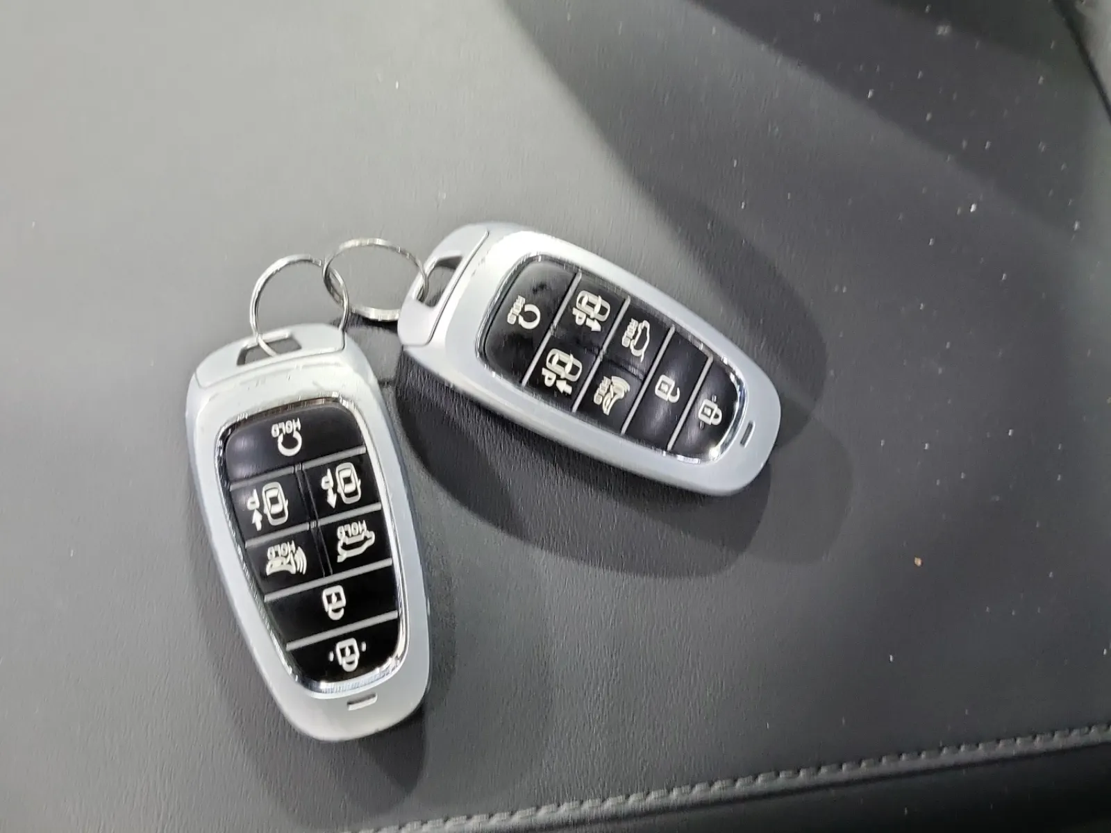 Keys/Fobs/Manual Photo