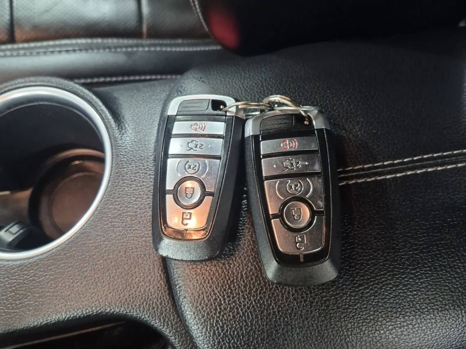 Keys/Fobs/Manual Photo