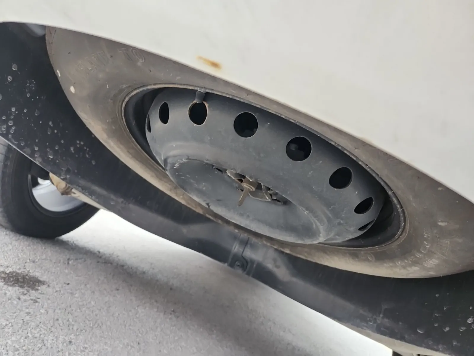 Spare Tire & Wheel Photo