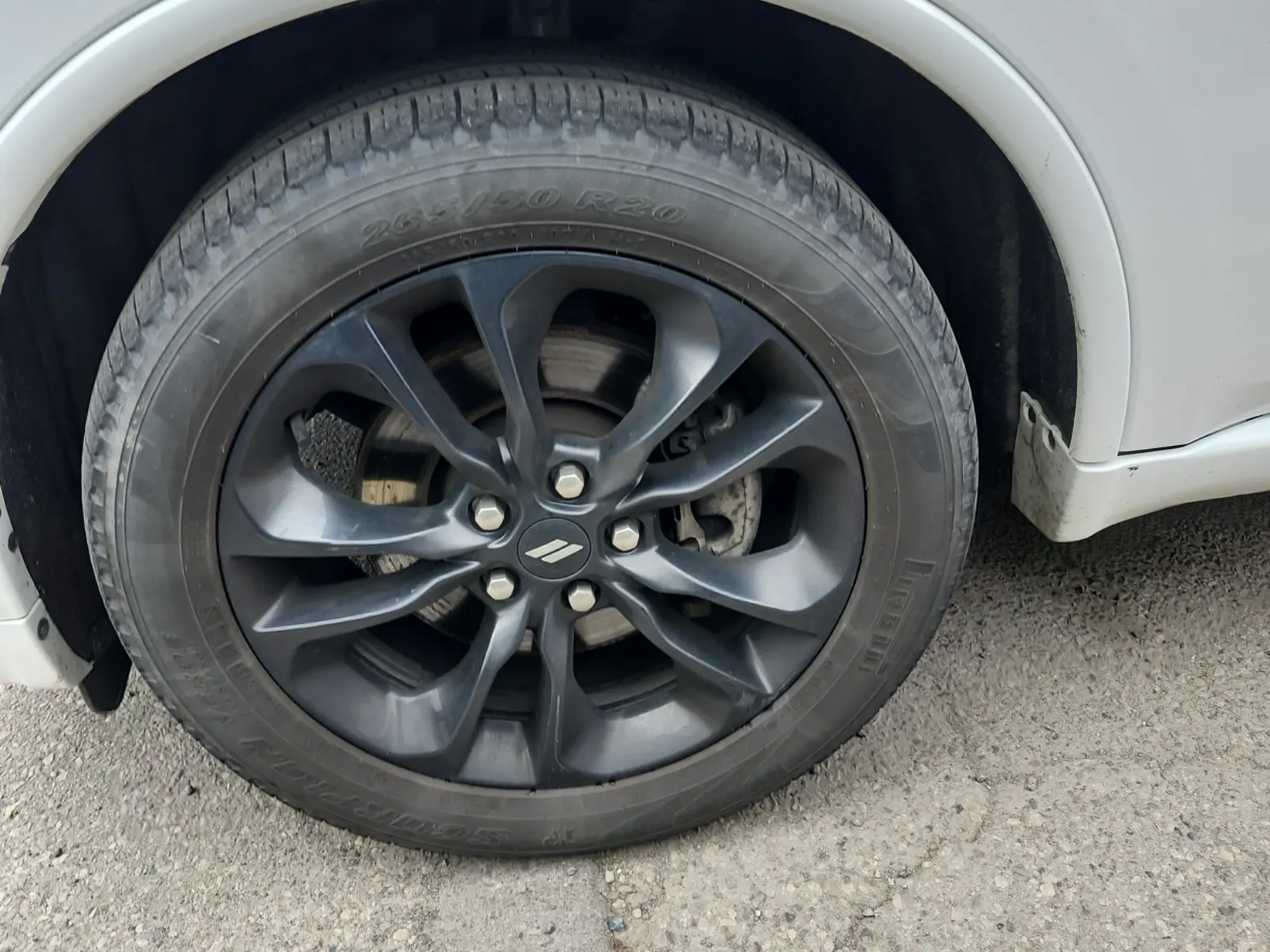 Front driver wheel/tire photo