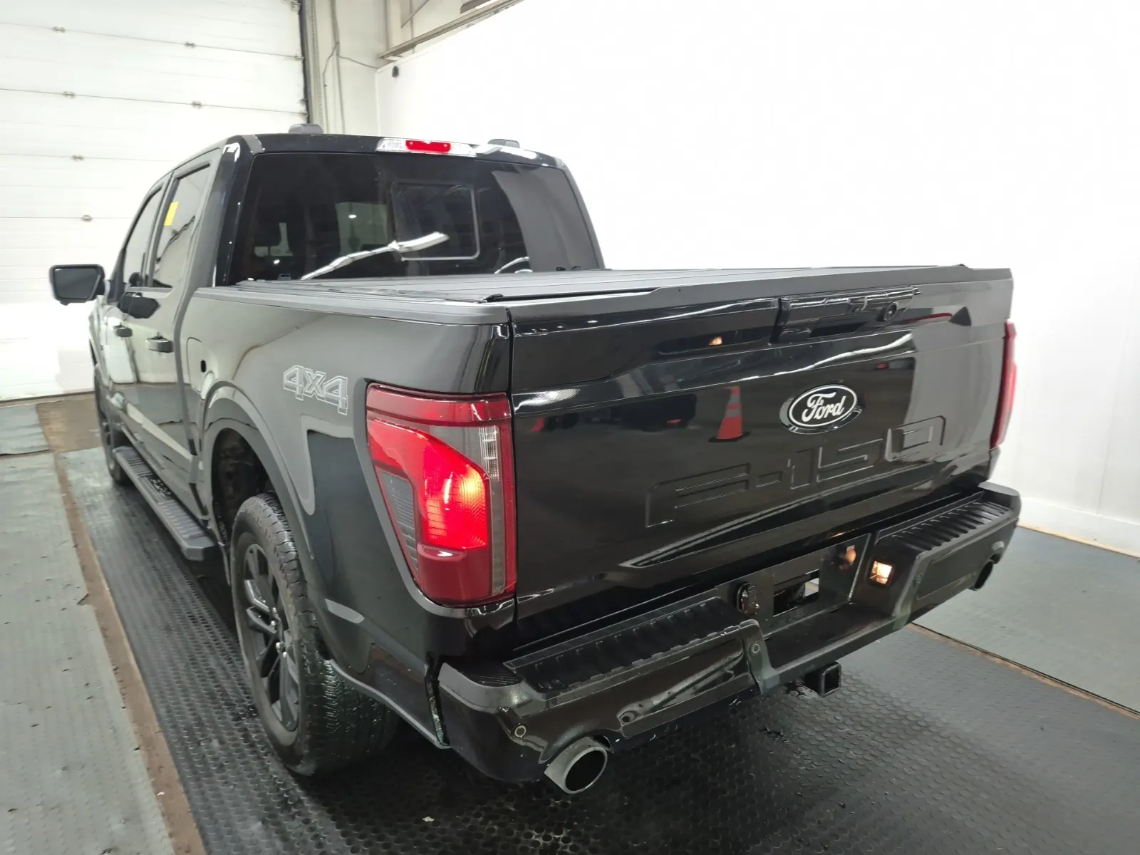 Driver Rear 3/4 Photo
