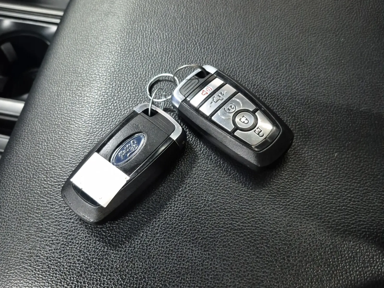 Keys/Fobs/Manual Photo