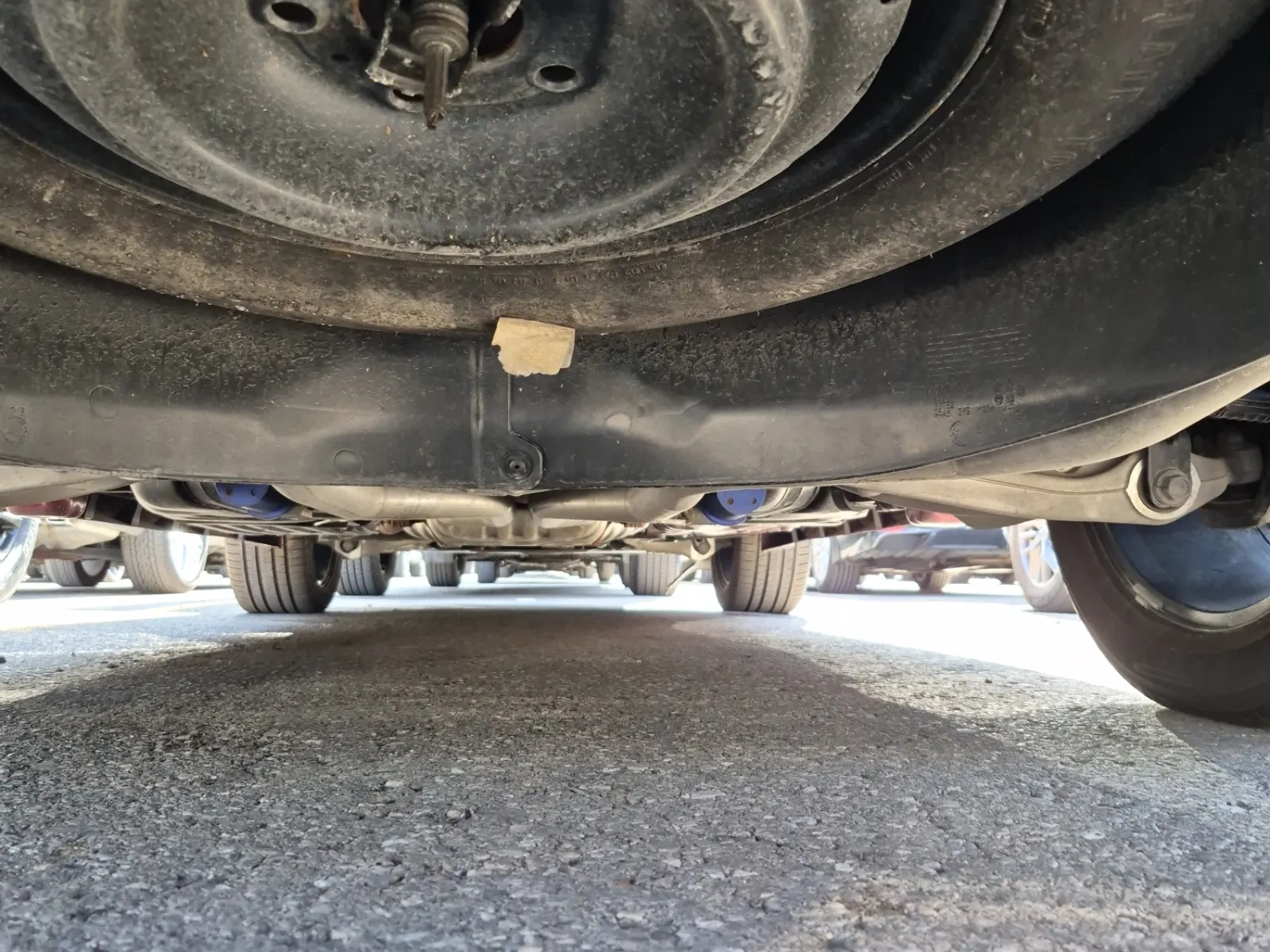 Undercarriage - Rear Photo