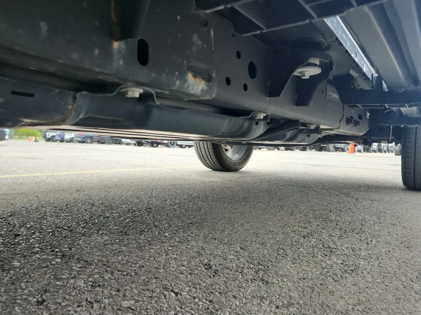 Undercarriage - Passenger Photo