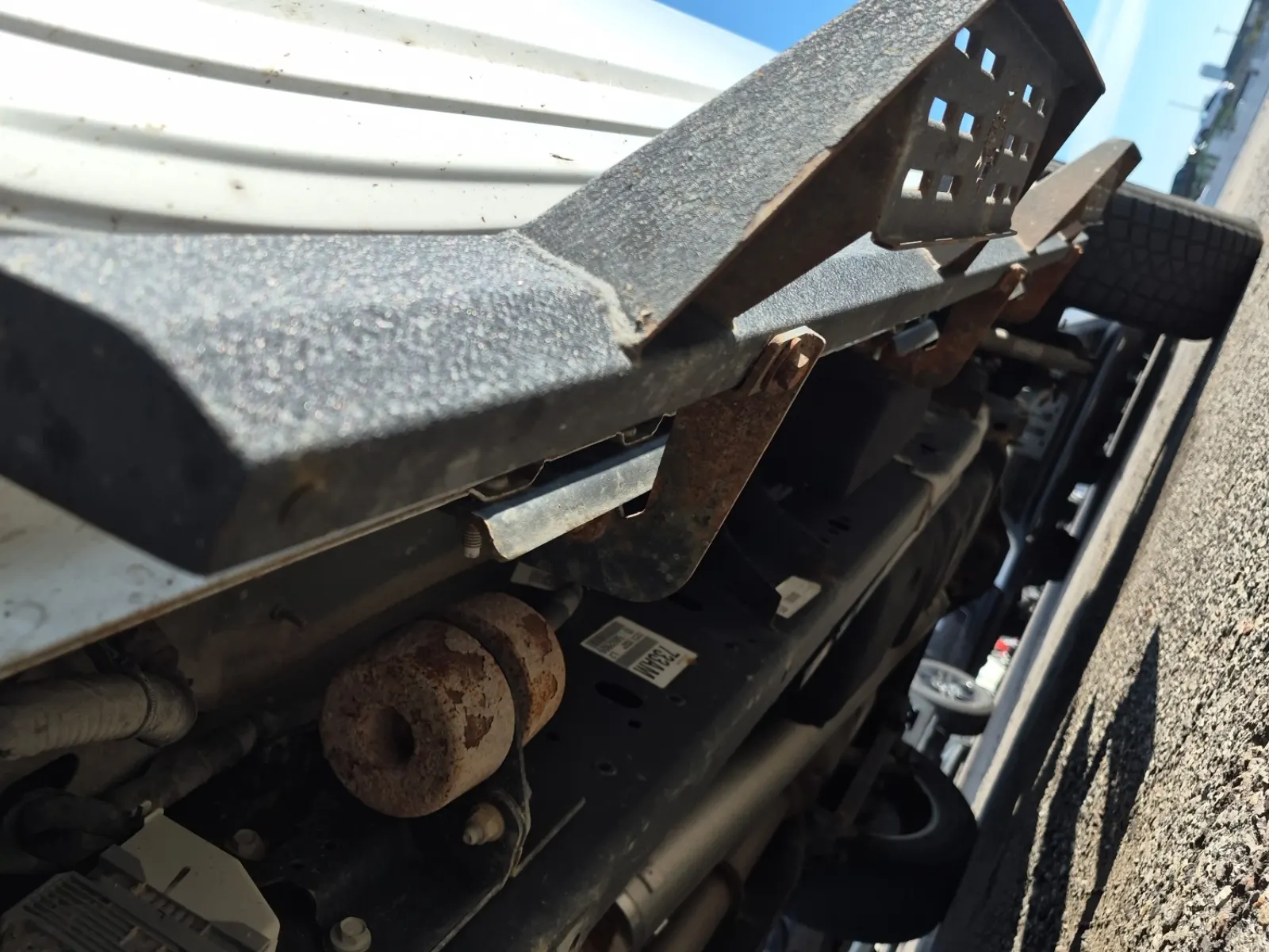 Undercarriage - Driver Photo