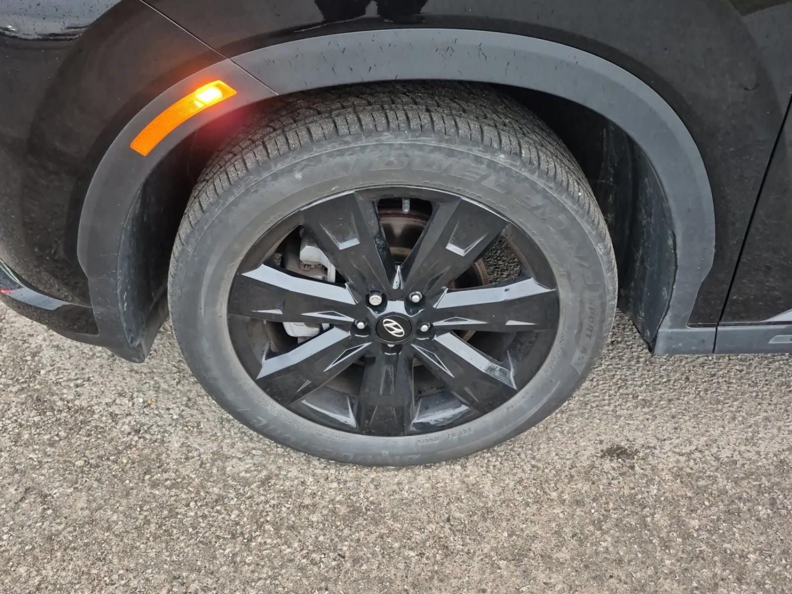 Front driver wheel/tire photo