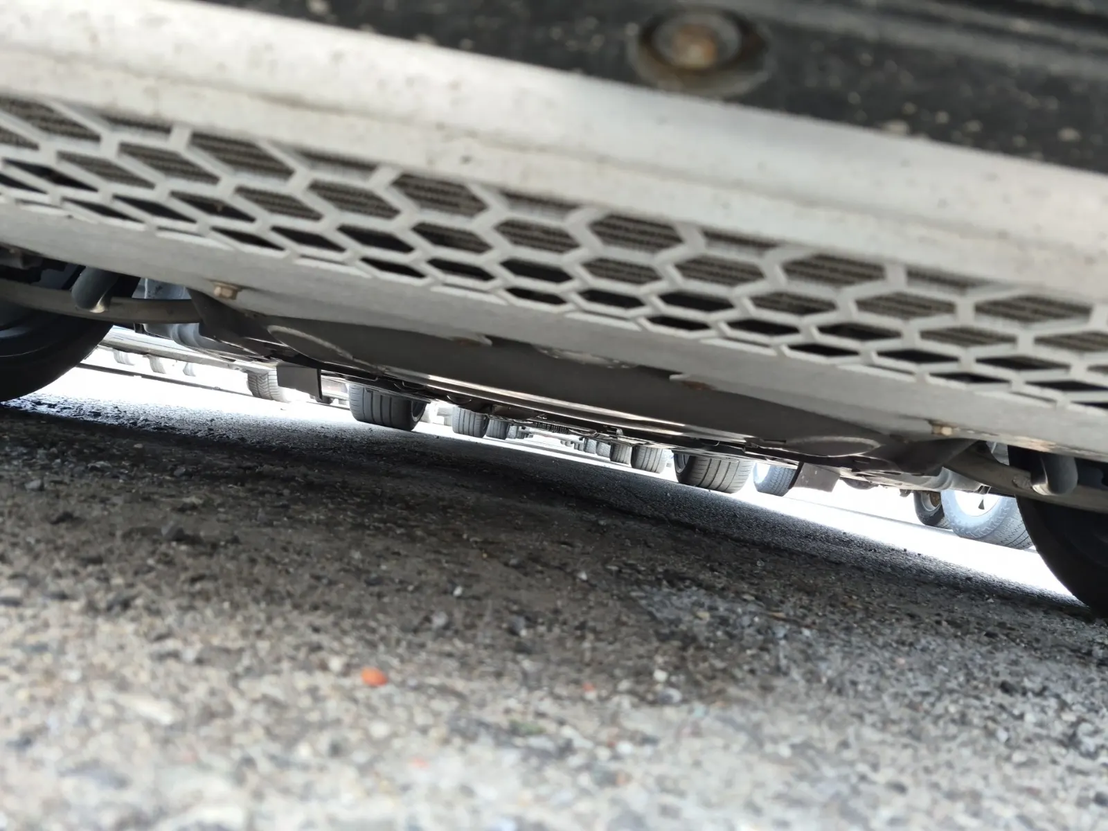 Undercarriage - Front Photo
