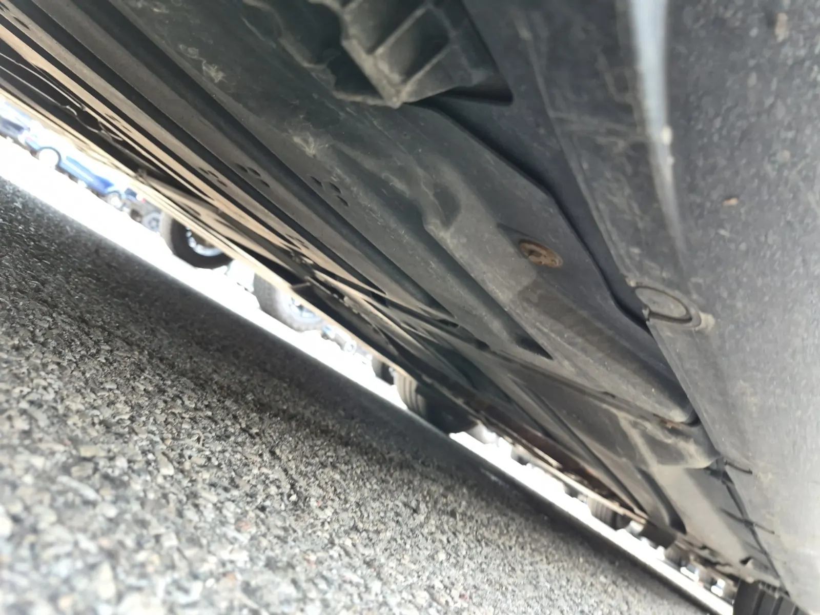Undercarriage - Passenger Photo