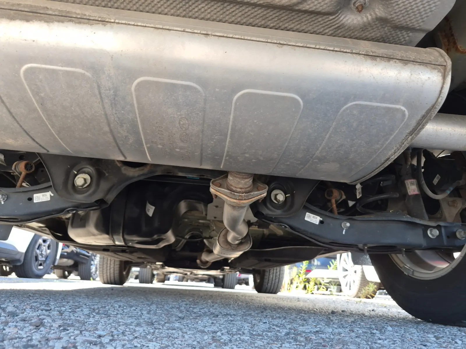 Undercarriage - Rear Photo