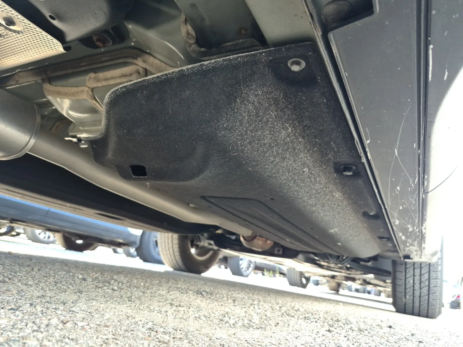 Undercarriage - Passenger Photo