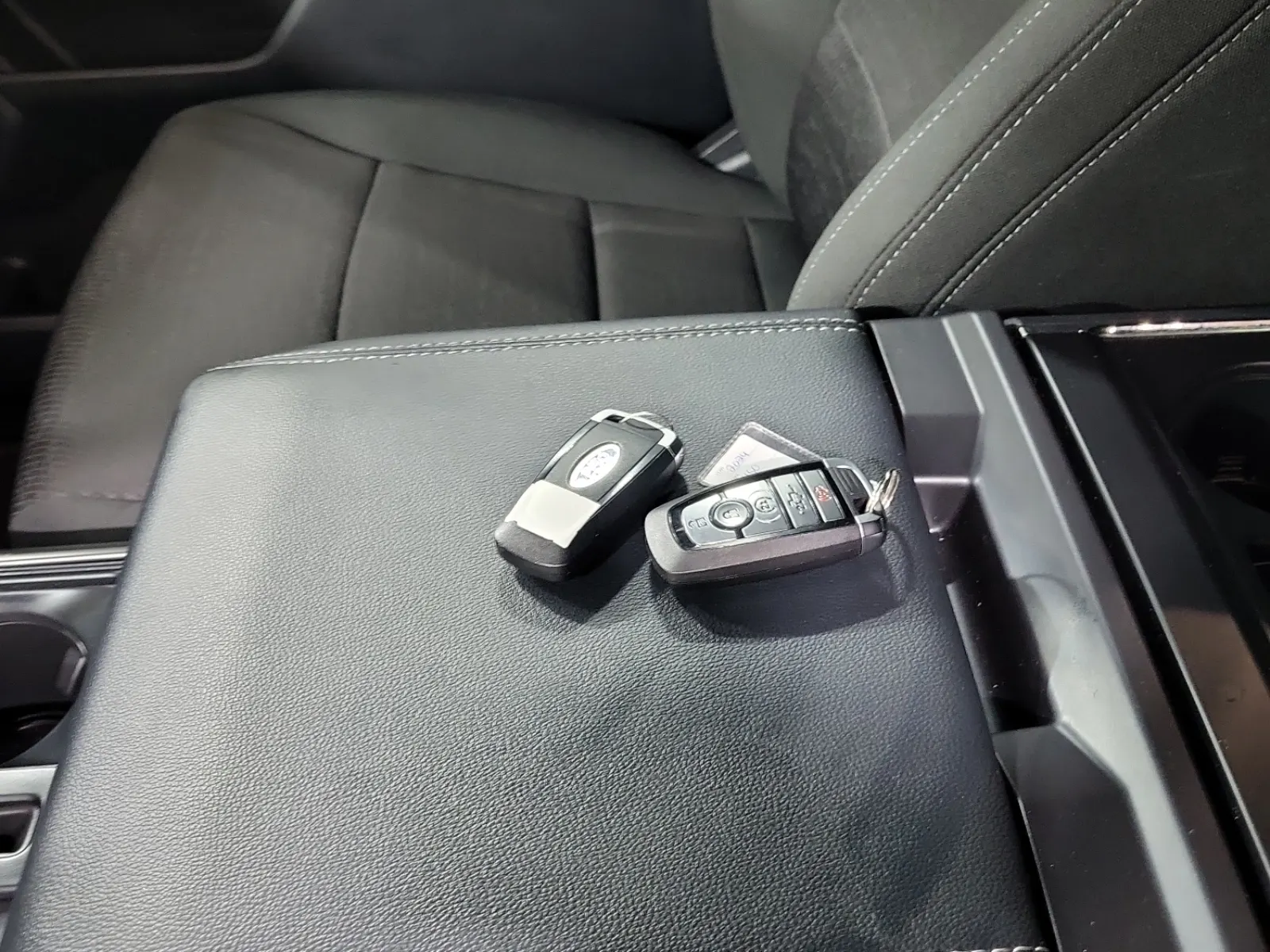 Keys/Fobs/Manual Photo