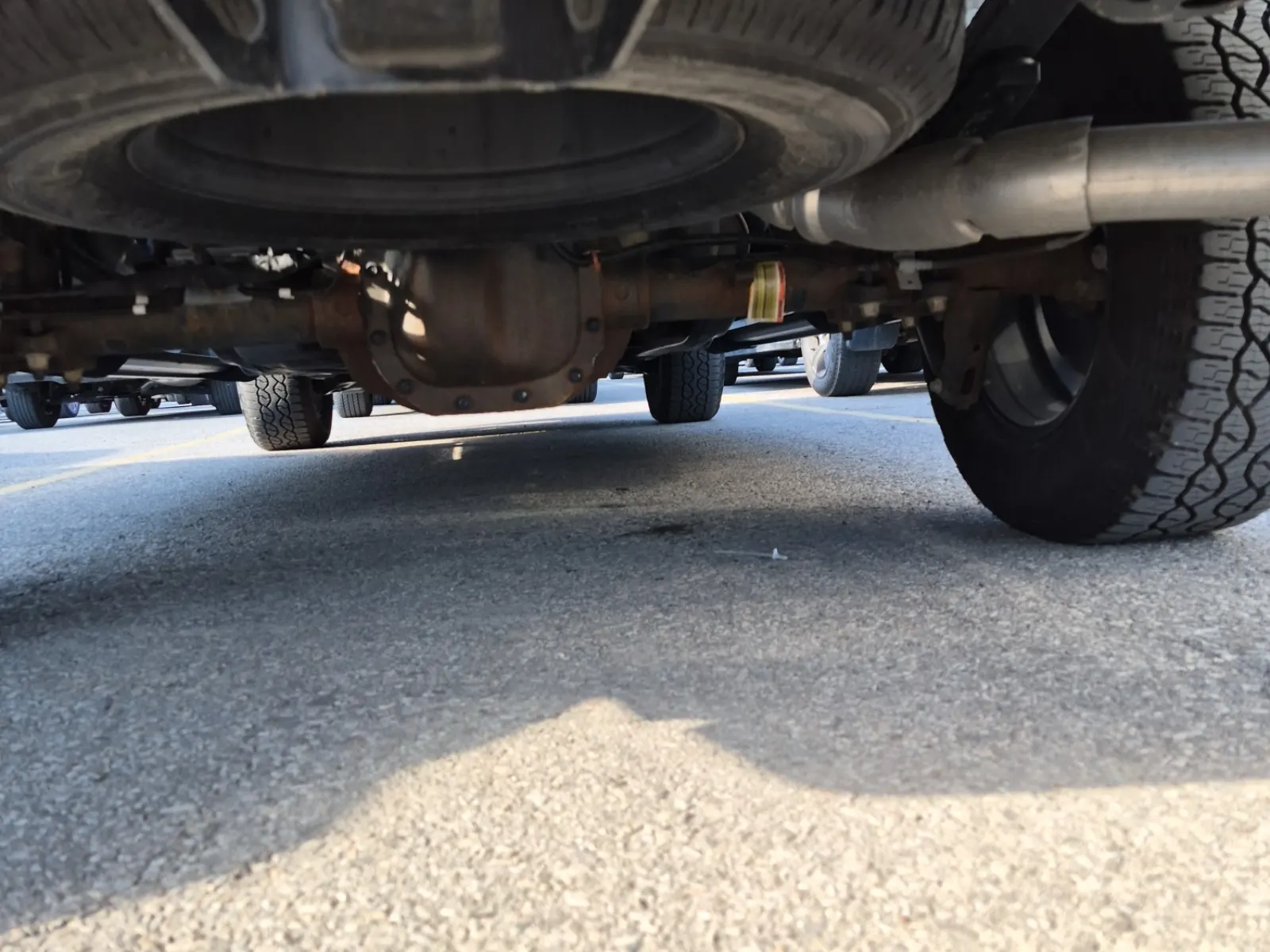 Undercarriage - Rear Photo
