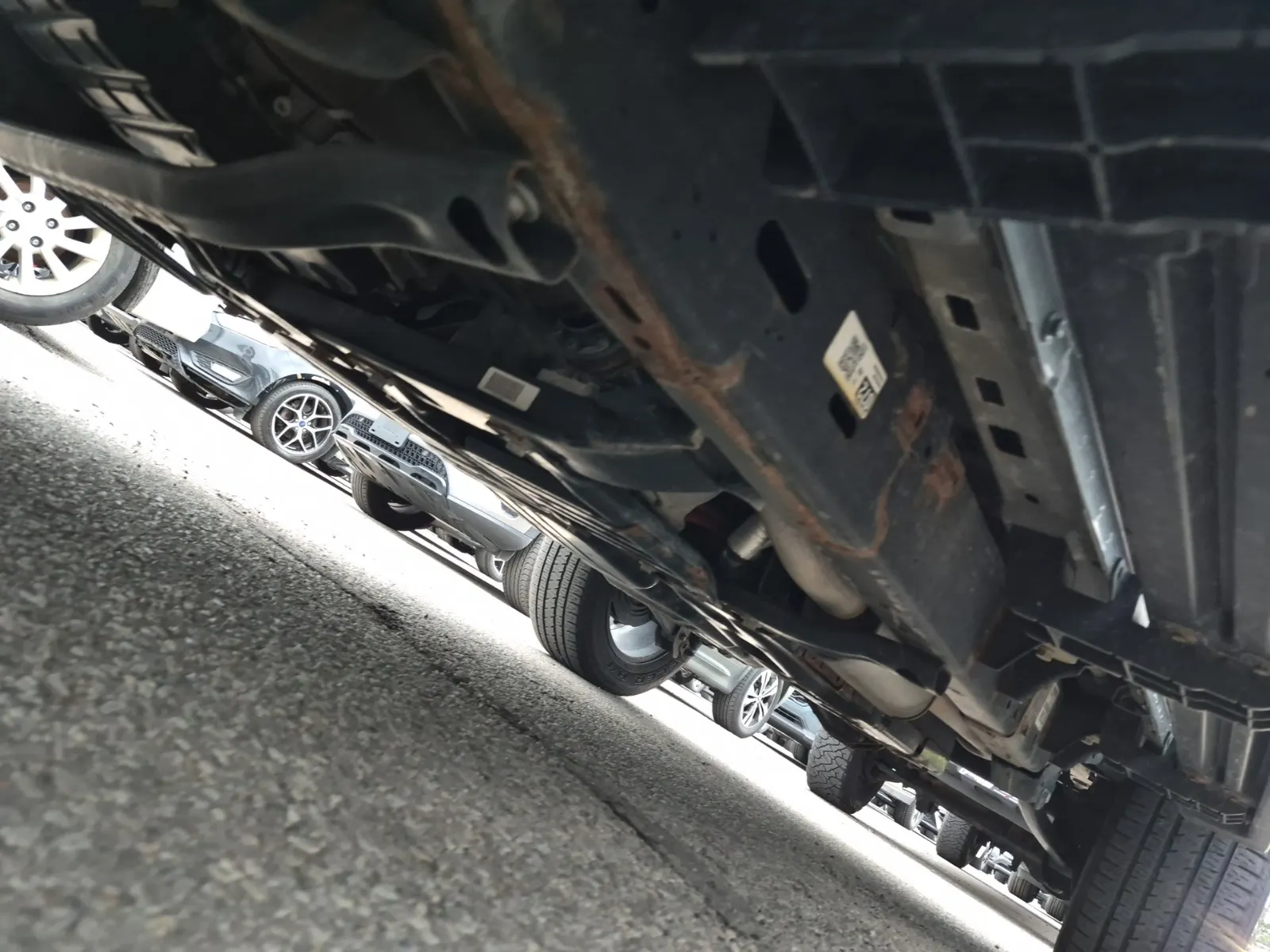 Undercarriage - Driver Photo