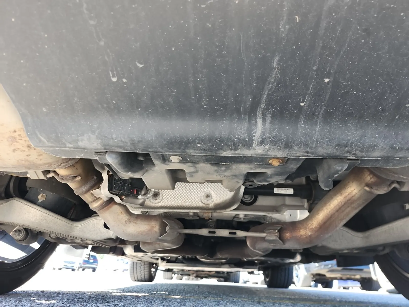 Undercarriage - Rear Photo