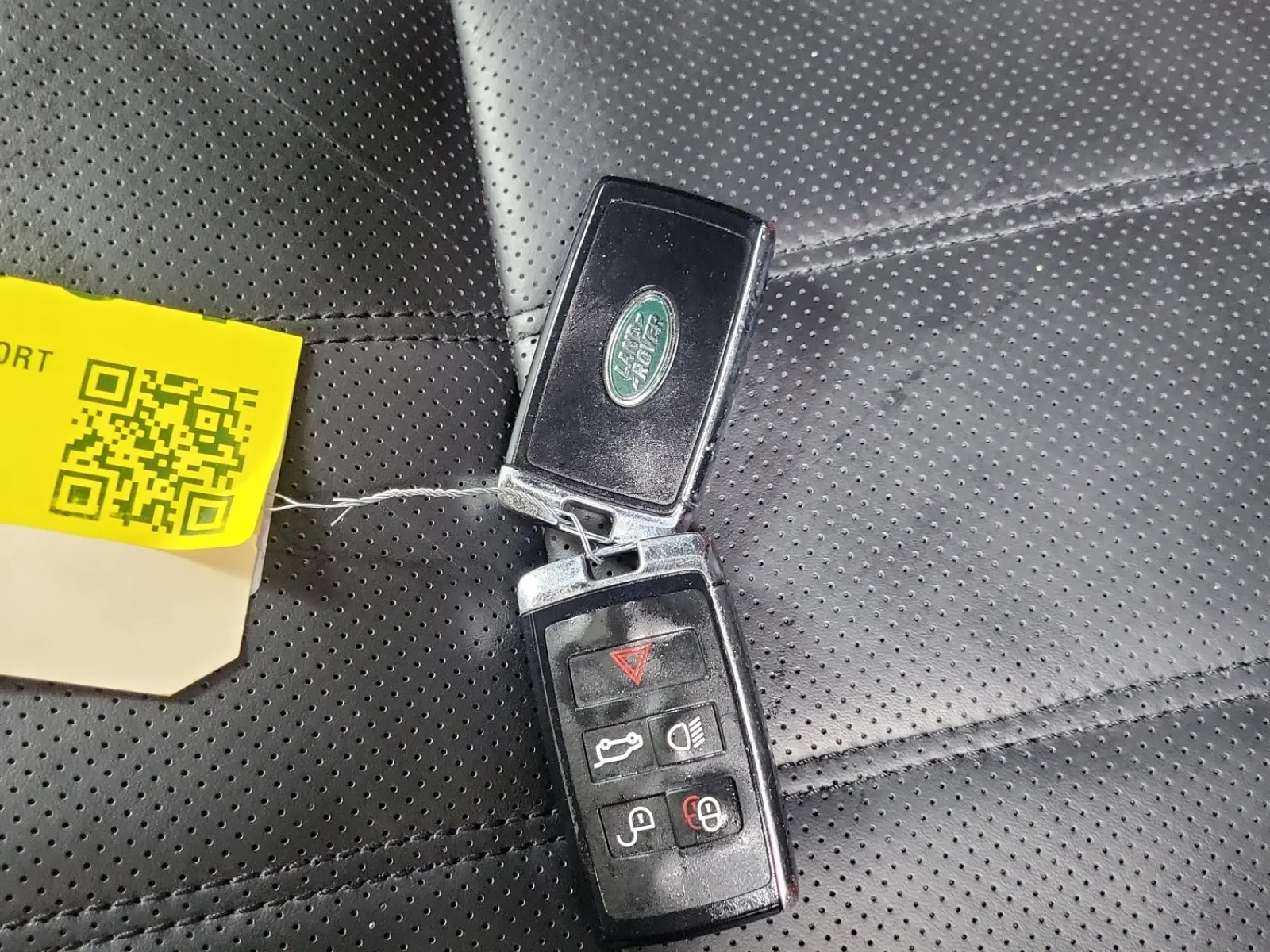 Keys/Fobs/Manual Photo