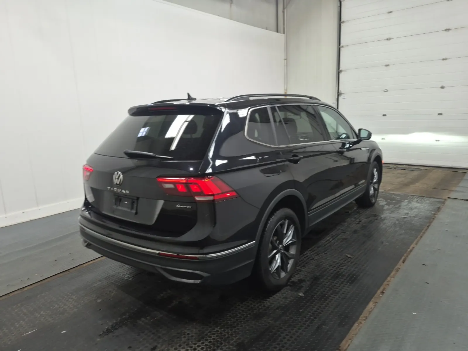 Passenger Rear 3/4 Photo