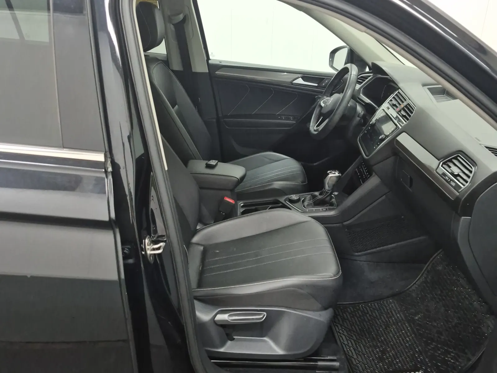 Right Side Interior Photo
