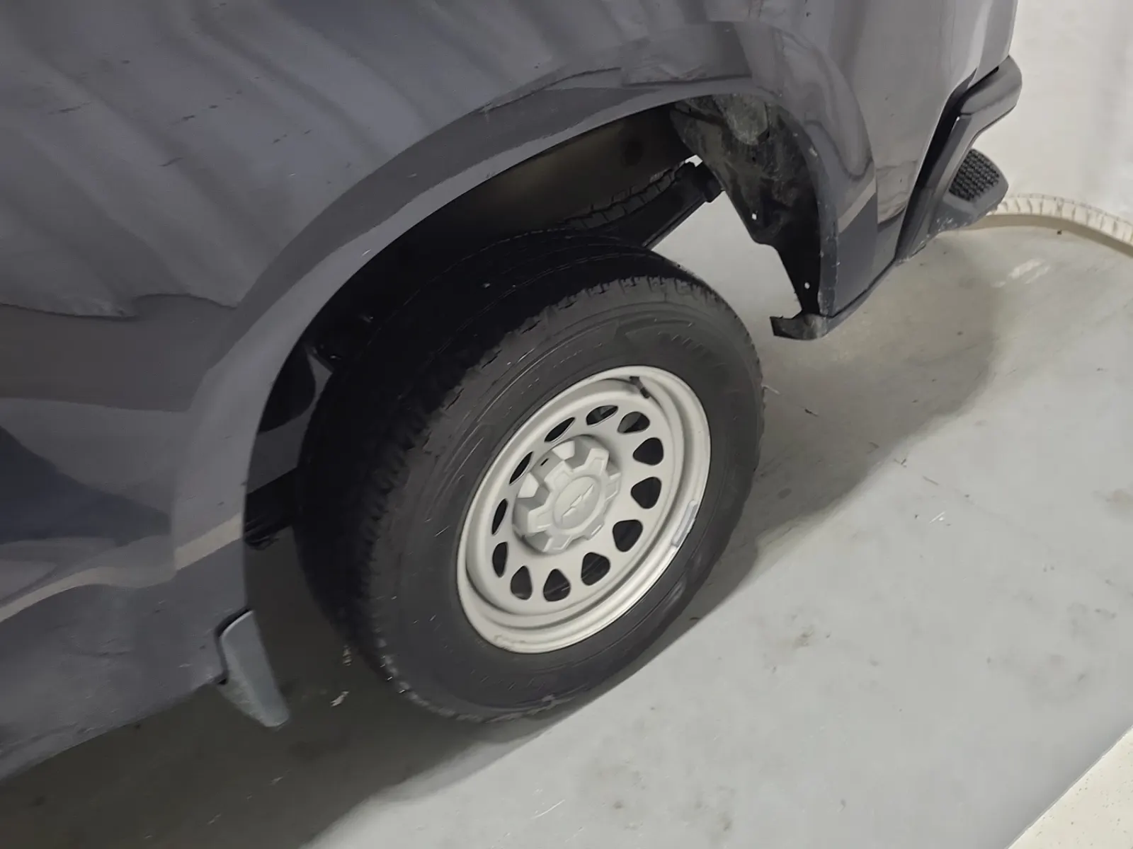 Left Rear Wheel/Tire Photo