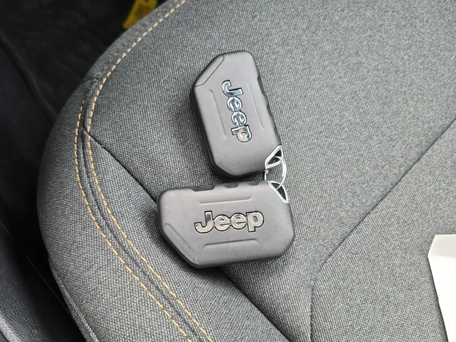 Keys/Fobs/Manual Photo