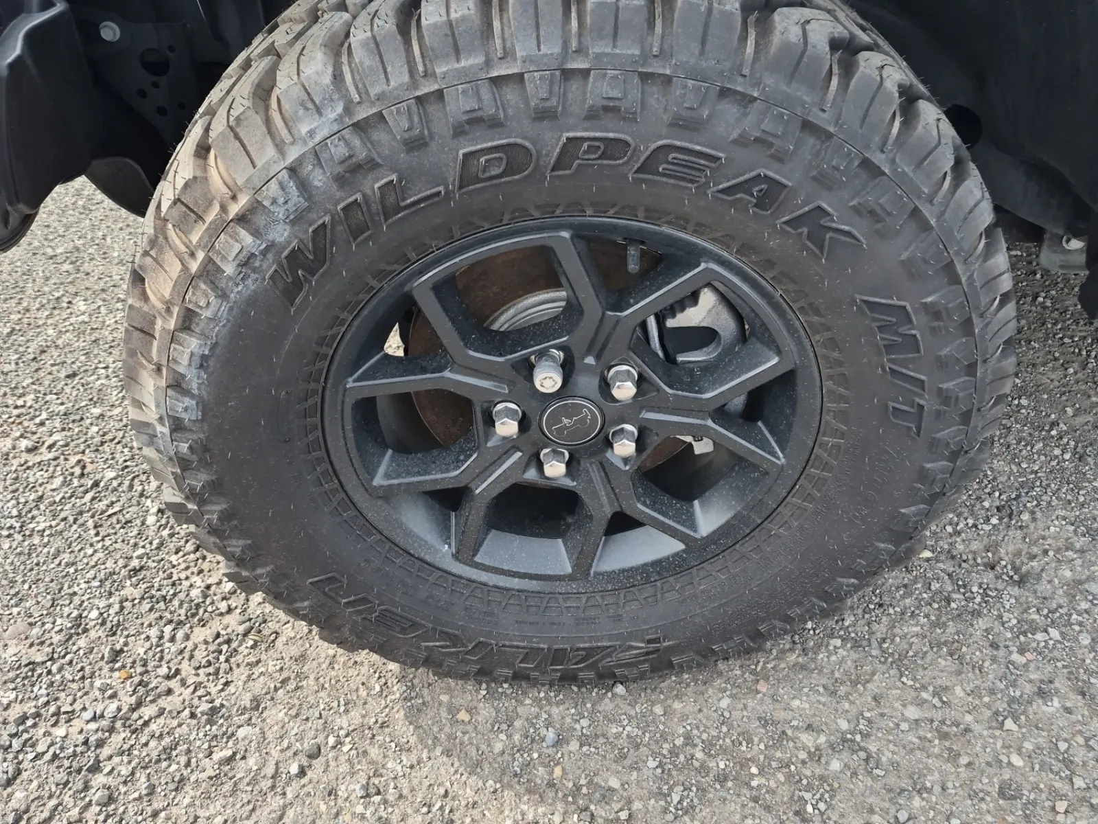 Front driver wheel/tire photo