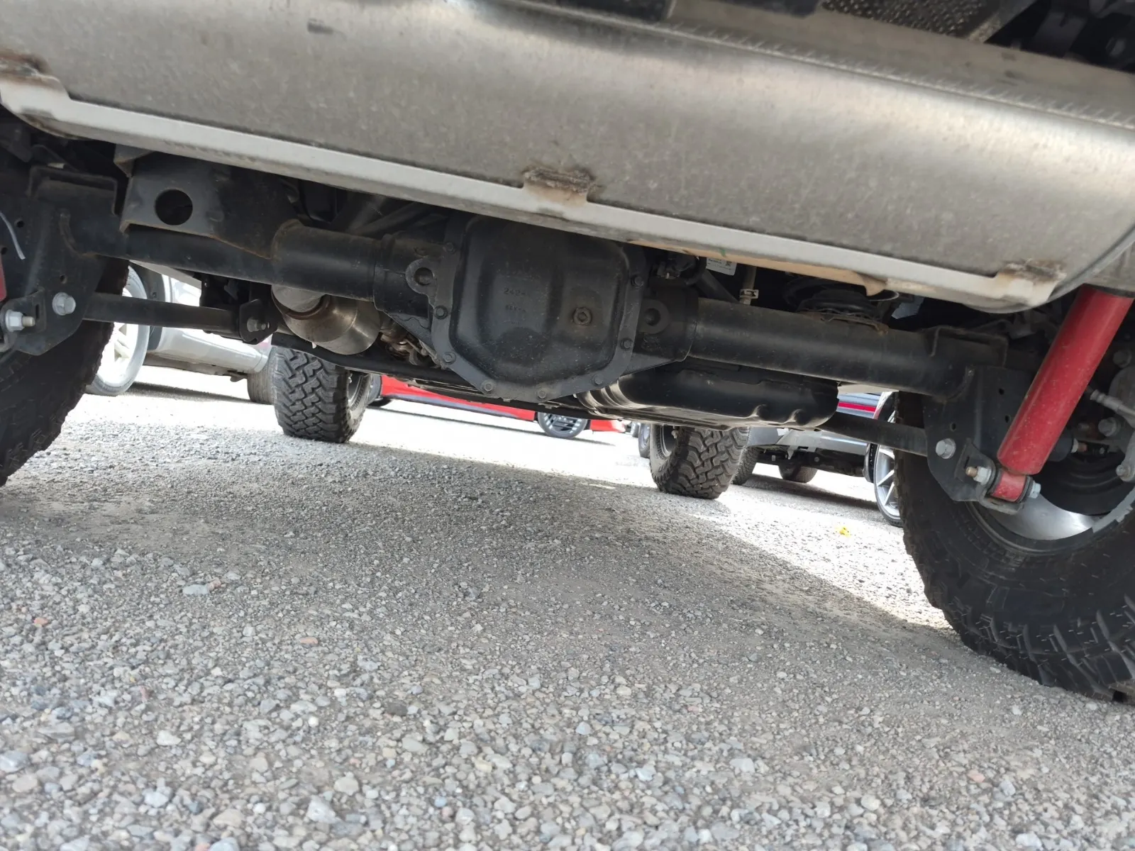 Undercarriage - Rear Photo