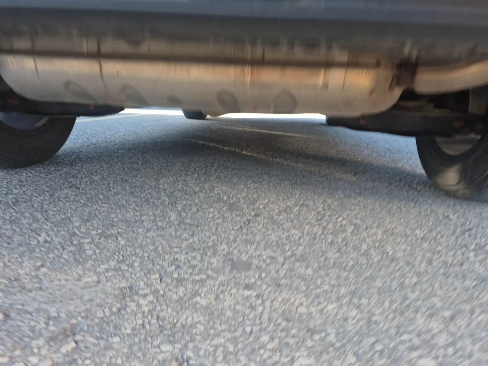 Undercarriage - Rear Photo