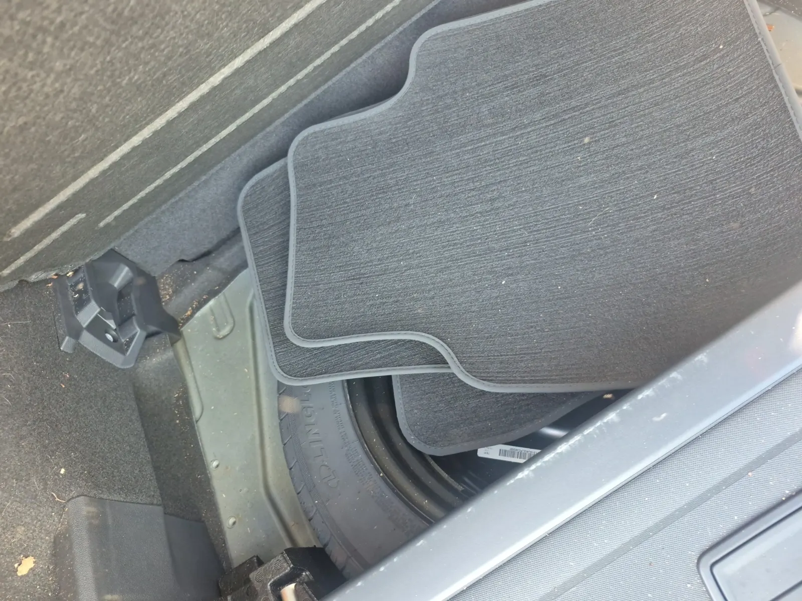 Spare Tire & Wheel Photo
