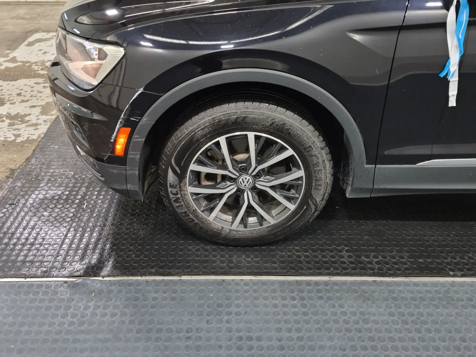Front driver wheel/tire photo