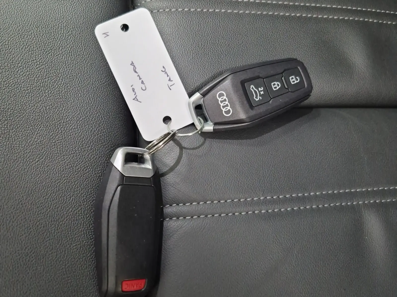 Keys/Fobs/Manual Photo