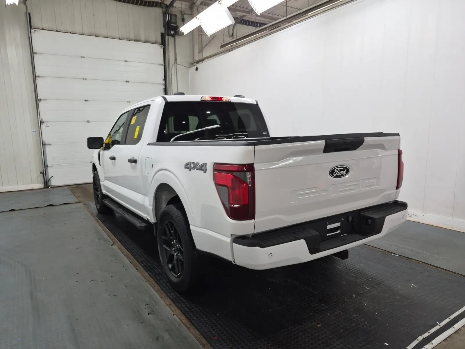 Driver Rear 3/4 Photo