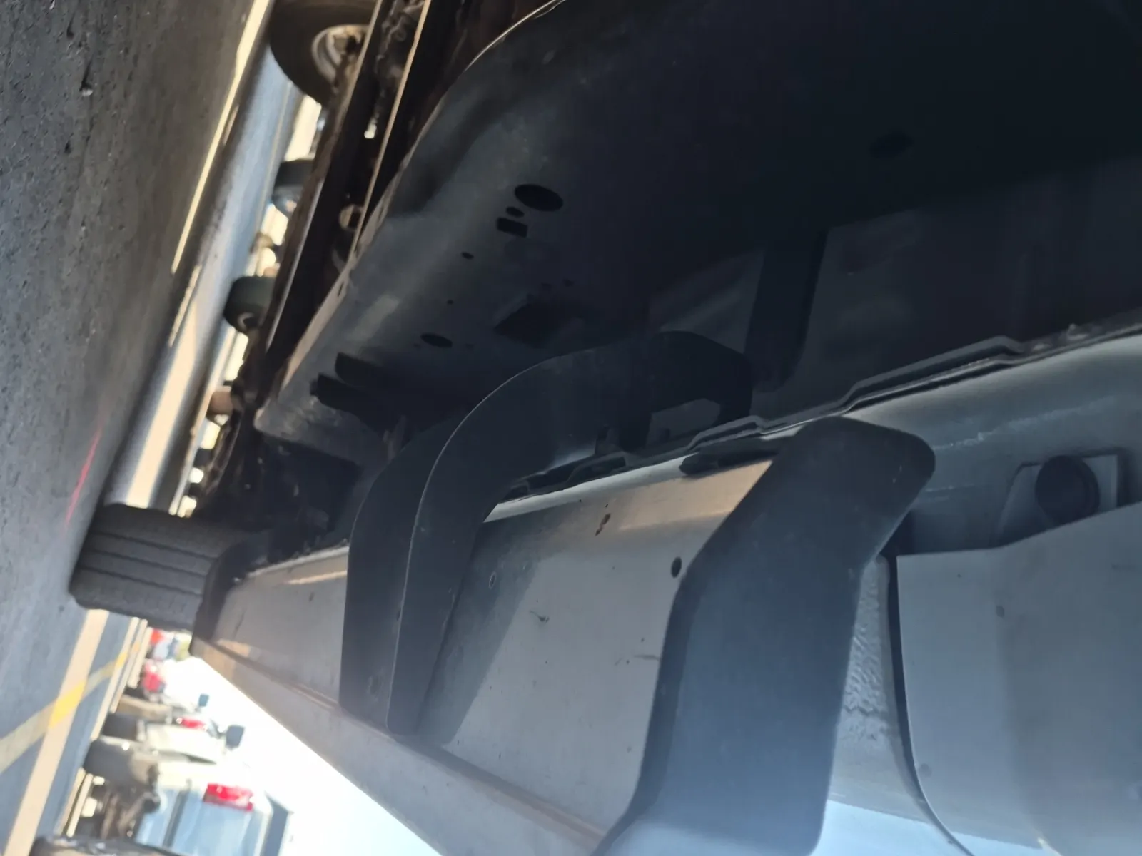 Undercarriage - Passenger Photo