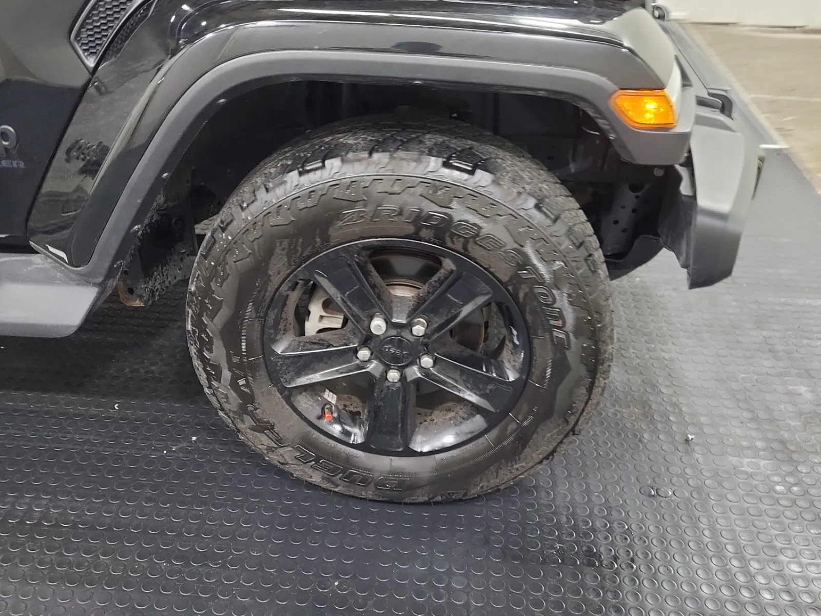 Right Front Wheel/Tire Photo