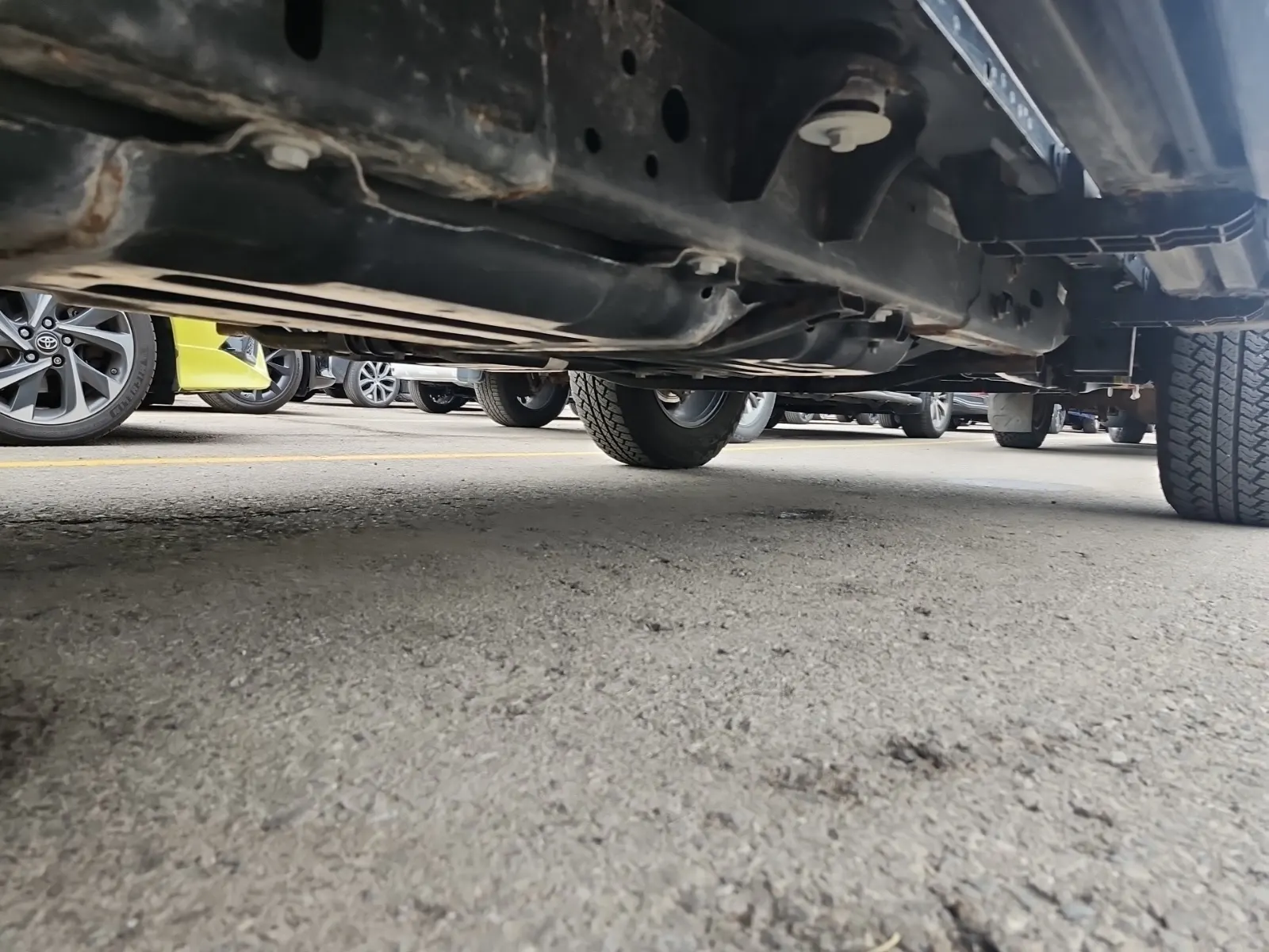 Undercarriage - Passenger Photo