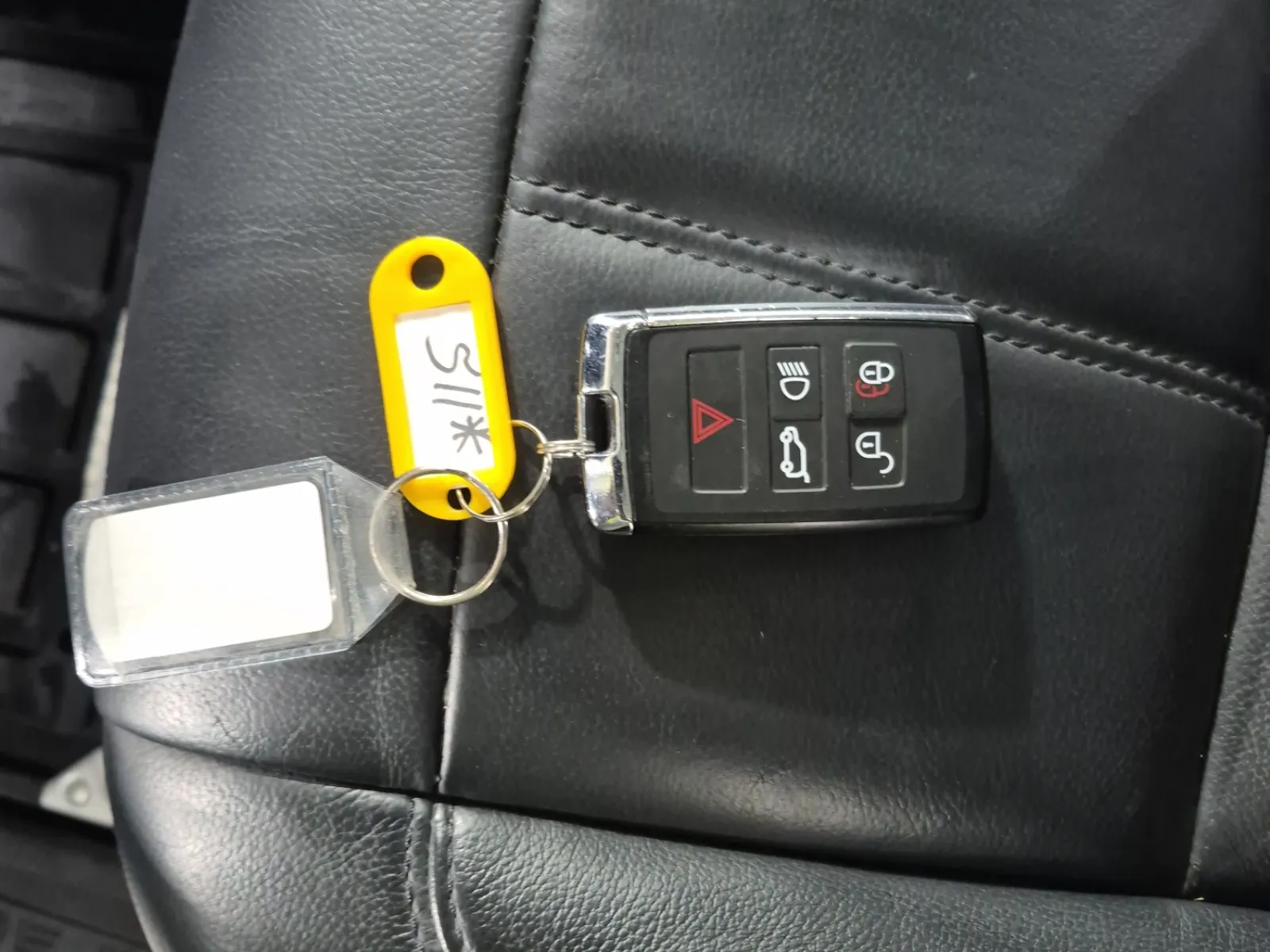 Keys/Fobs/Manual Photo