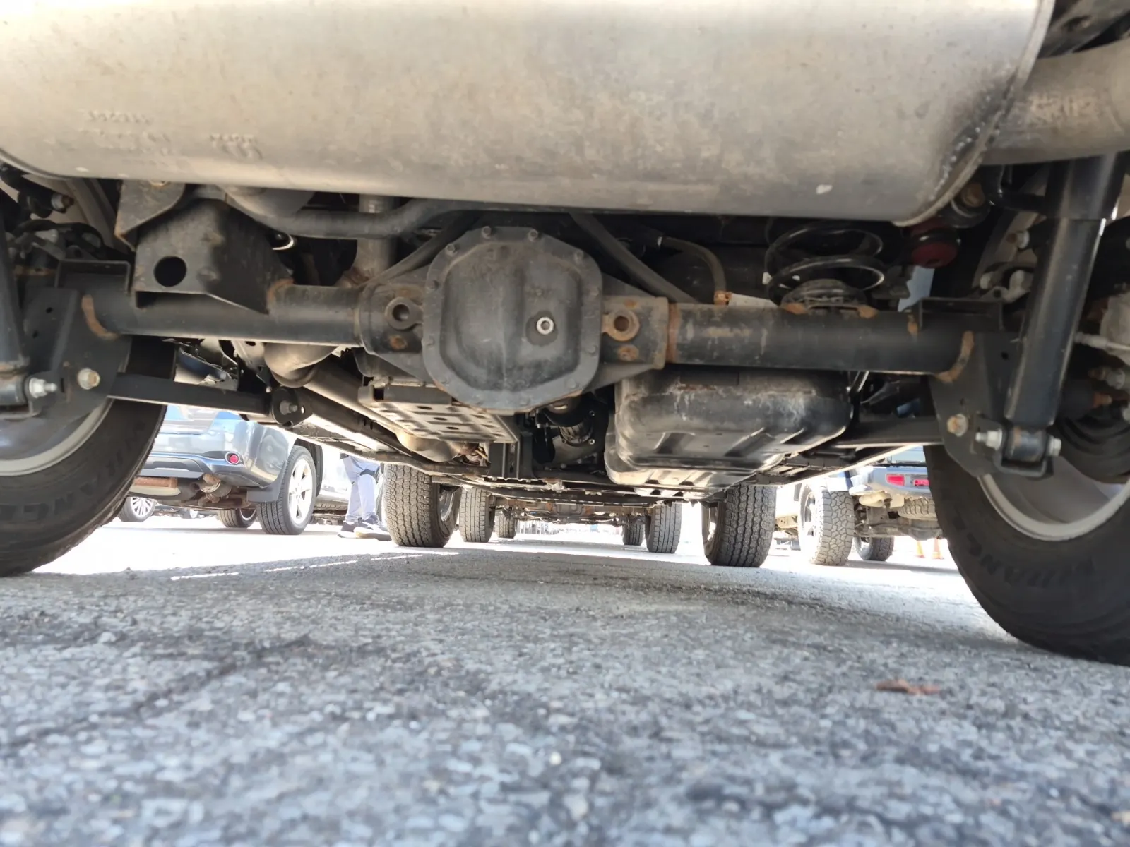 Undercarriage - Rear Photo