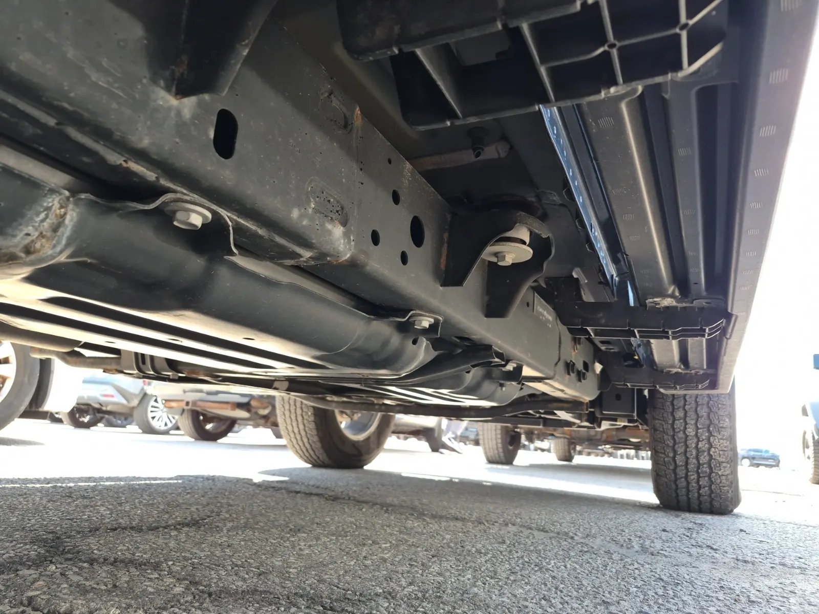 Undercarriage - Passenger Photo