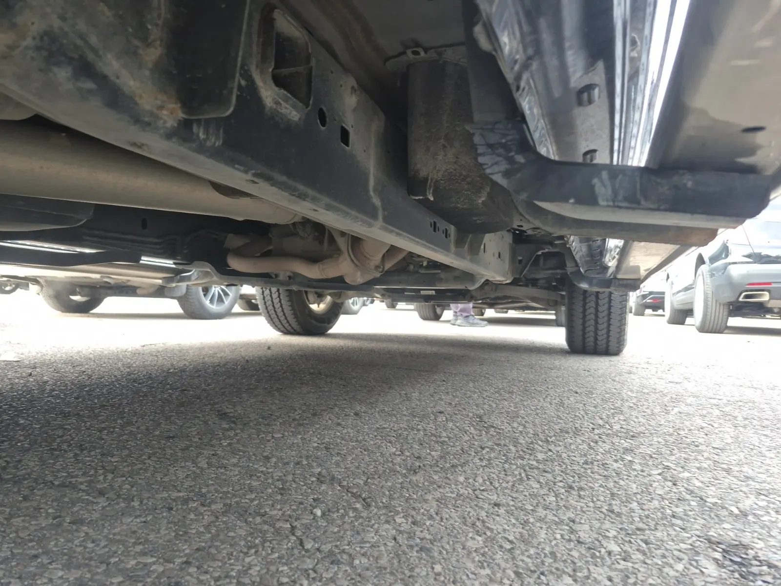 Undercarriage - Passenger Photo