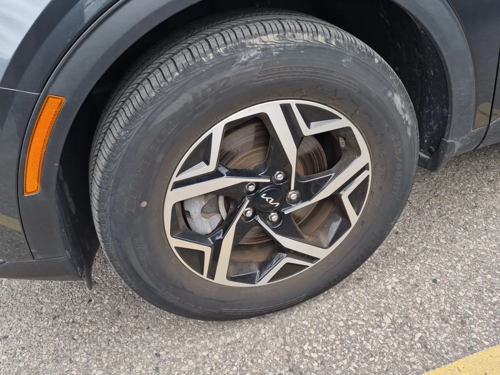 Front driver wheel/tire photo
