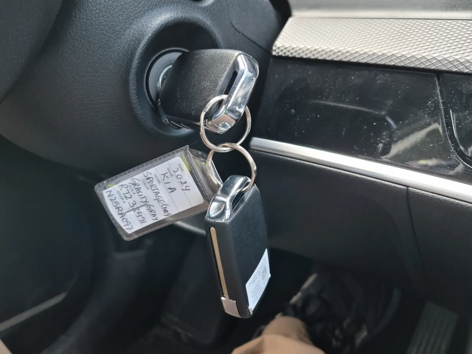 Keys/Fobs/Manual Photo