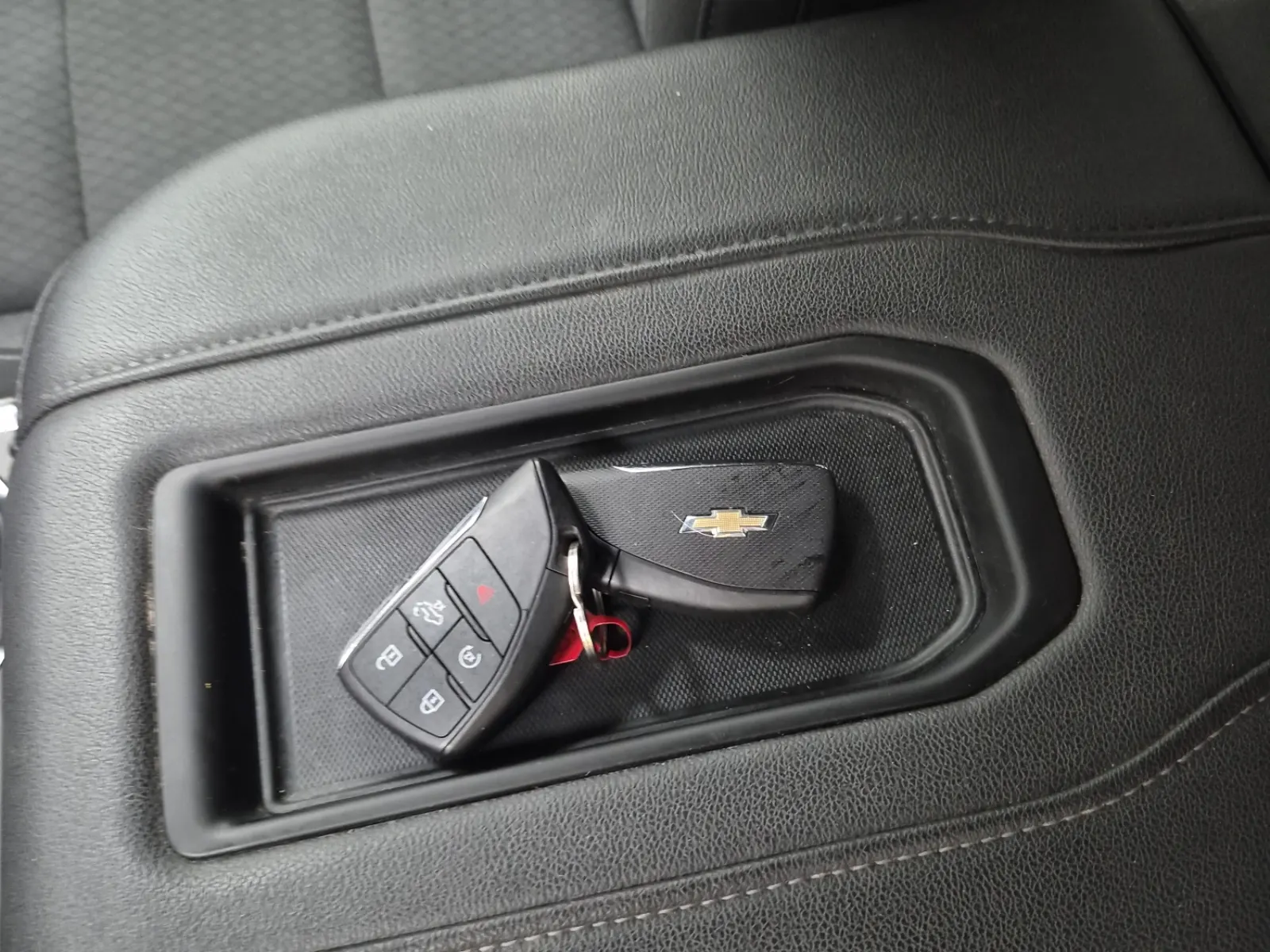 Keys/Fobs/Manual Photo