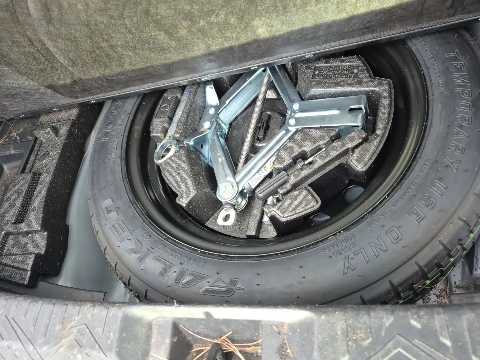 Spare Tire & Wheel Photo