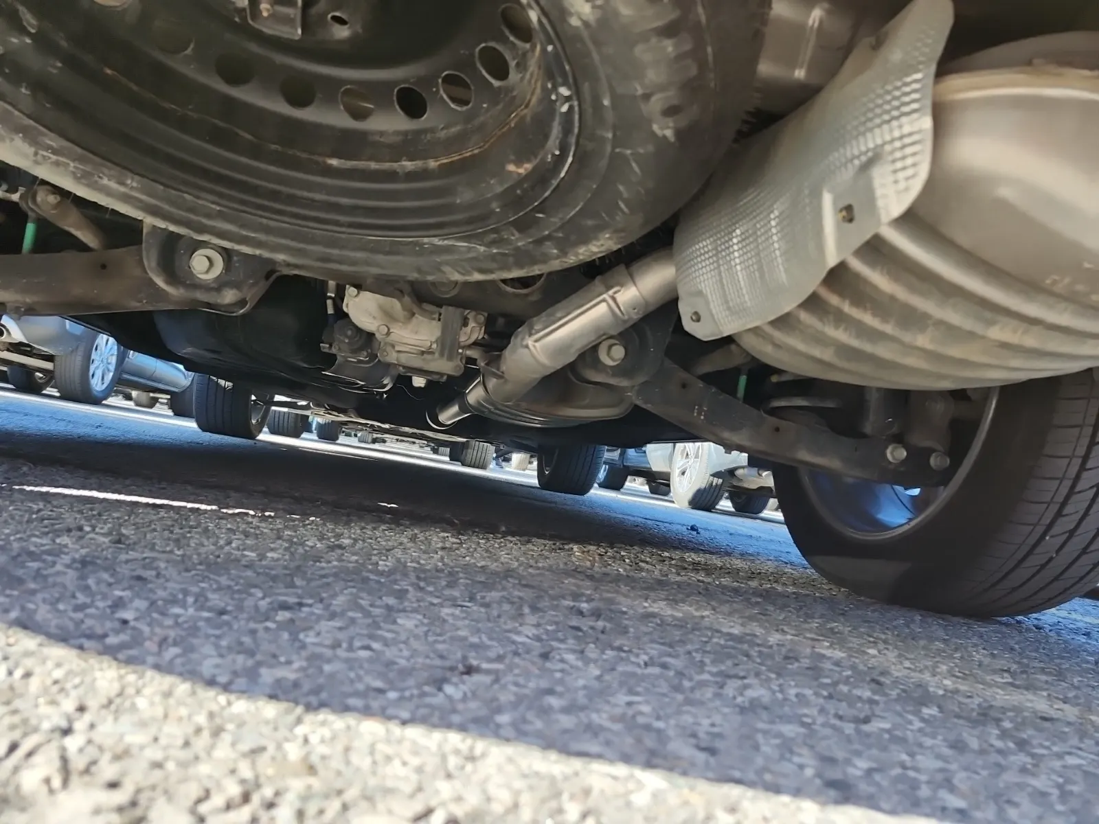 Undercarriage - Rear Photo