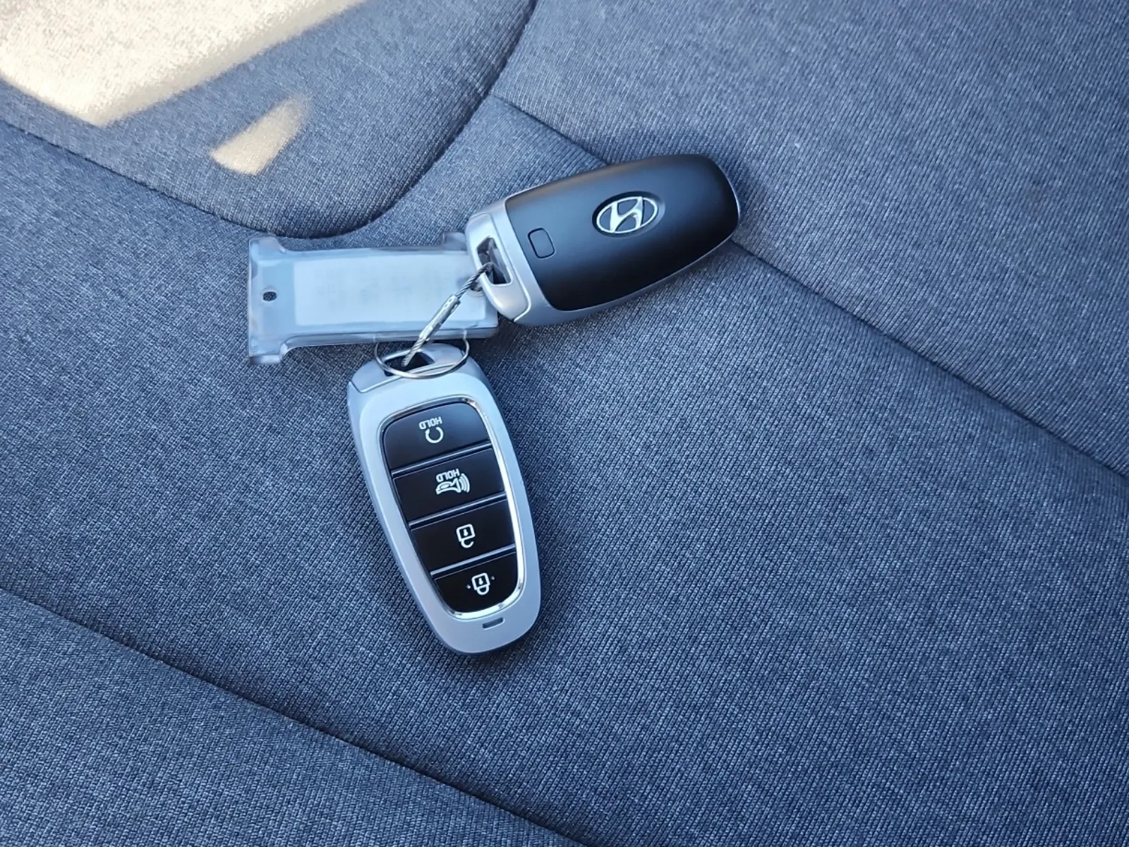 Keys/Fobs/Manual Photo